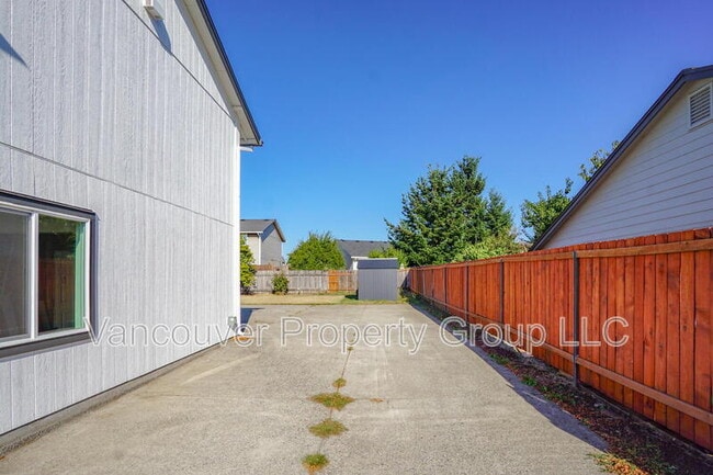 Building Photo - 819 SE Olympia Dr
