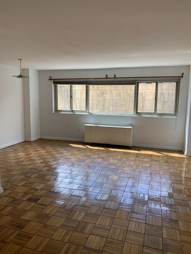 Primary Photo - 4600 Connecticut Ave NW
