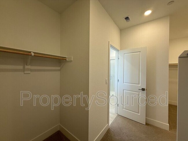 Building Photo - 1336 Martorella Ave