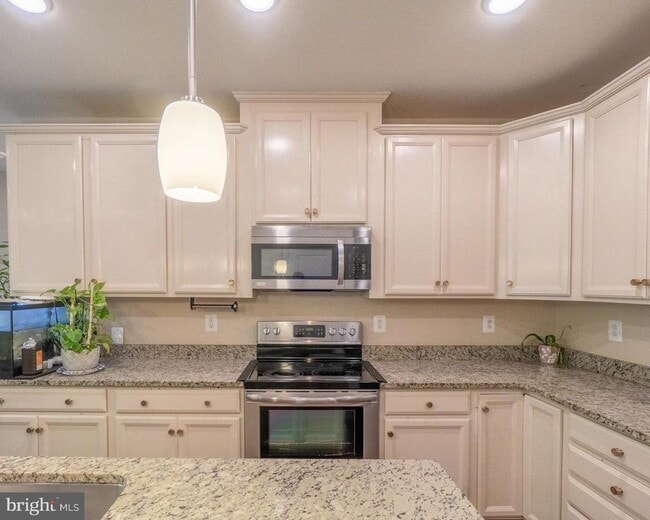 Building Photo - 13933 Hollow Wind Way