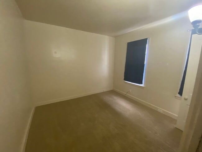 Building Photo - 209 N Bedford St