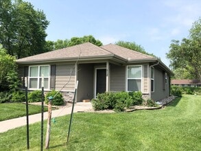 Building Photo - 2 Bed | 2 Bath | 2 Car Garage Single Level Home in Raymore