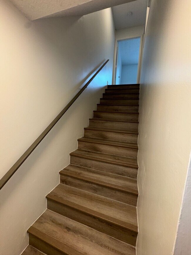 Building Photo - 1193 Bentley Rd