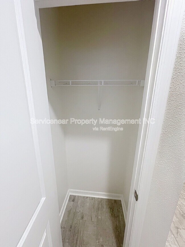 Building Photo - 11634 Woodleaf Dr