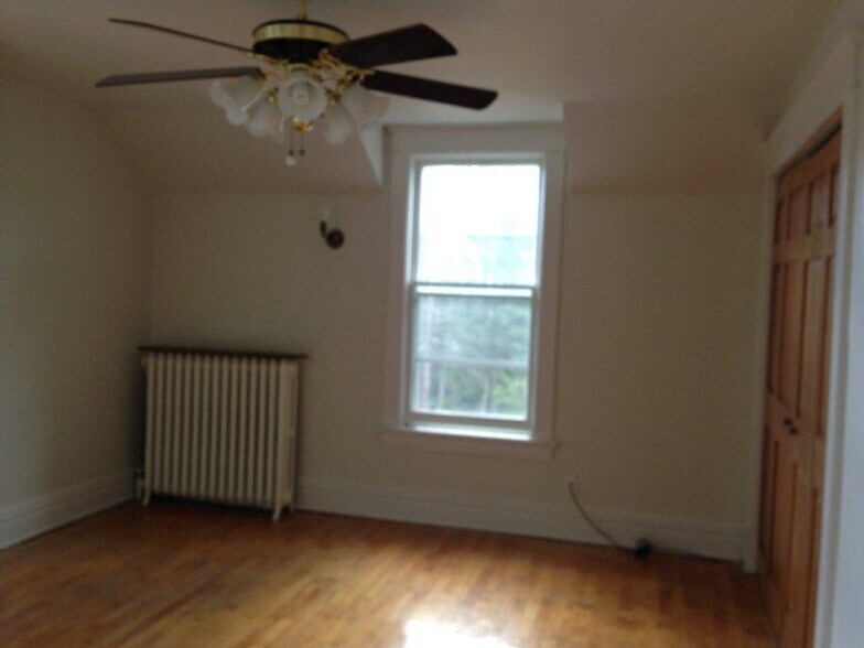 Building Photo - 239 W Arrowhead Rd