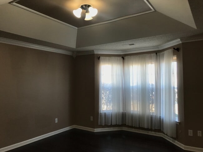 Building Photo - 113 Pennine Dr