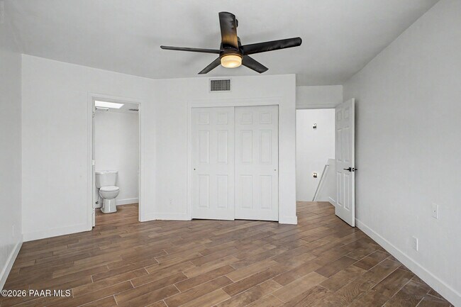 Building Photo - 504 S Stephanie Loop
