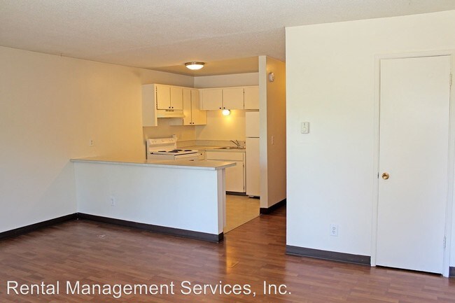 Building Photo - 12021 SE Foster Rd