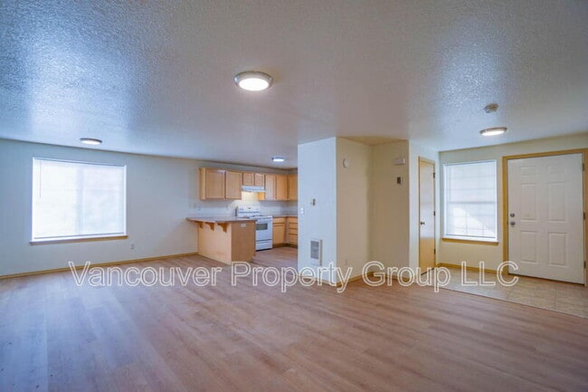 Building Photo - 1100 W 30th St