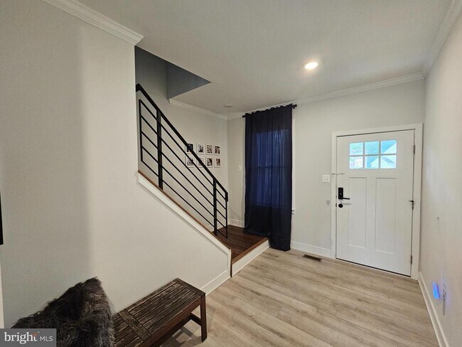 Building Photo - 470 Waterfords Edge Ct