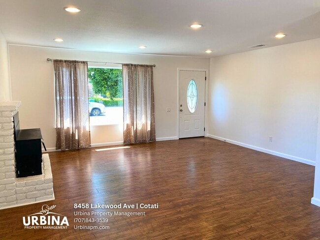 Building Photo - Spacious 4 Bedroom Home in Cotati Near SMART Train - Cosigners Welcome!