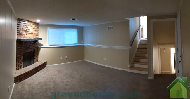 Building Photo - 1425 E Haven Ln
