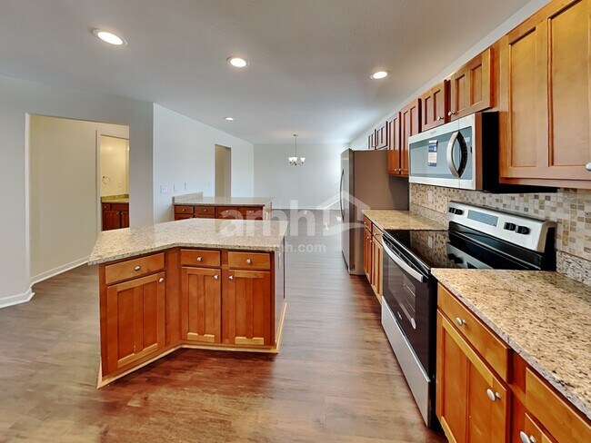 Building Photo - 13 Stoney Bluff Way