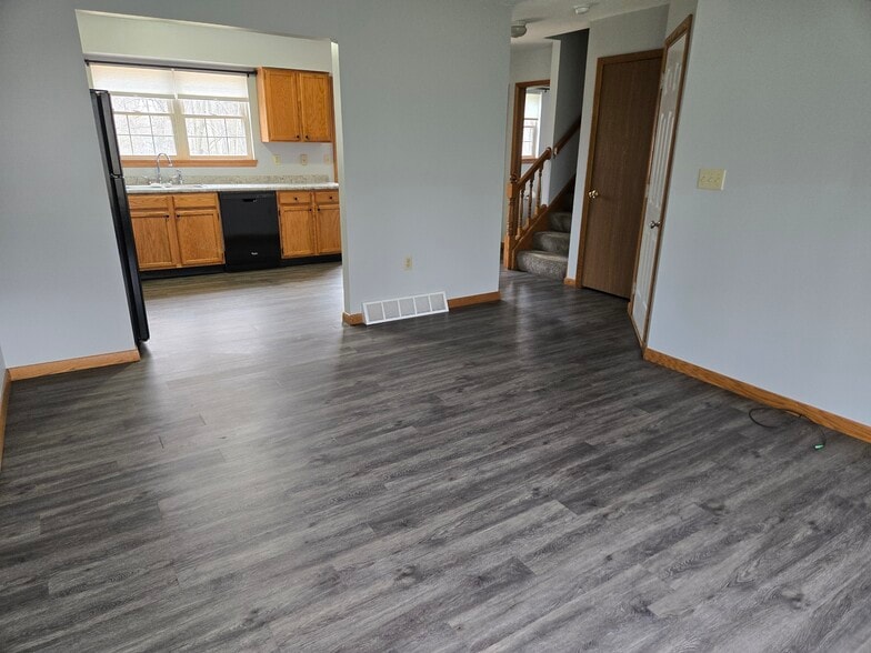 Building Photo - 3615 Stoughton Rd