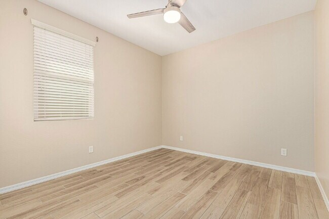 Building Photo - 19874 W Devonshire Ave