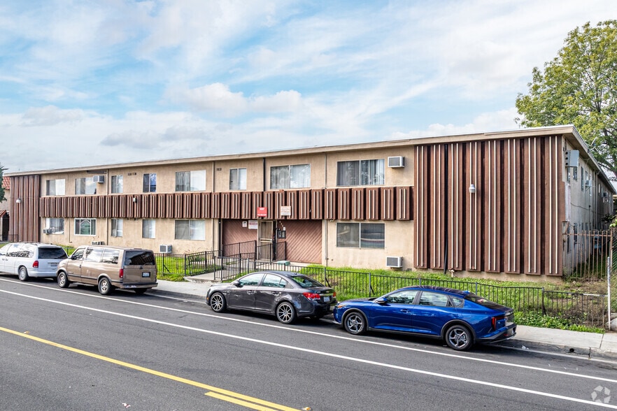 Alternate - AJ Apartments