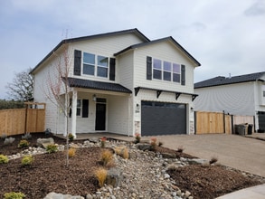 Building Photo - 394 NW Coast Mountain Dr