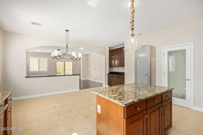 Building Photo - 4010 E Expedition Way