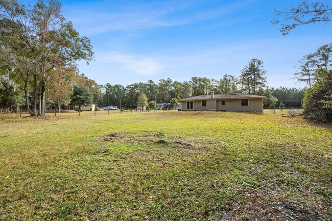 Building Photo - Newly Renovated 3 Bedroom Home on 1 Acre – No HOA!