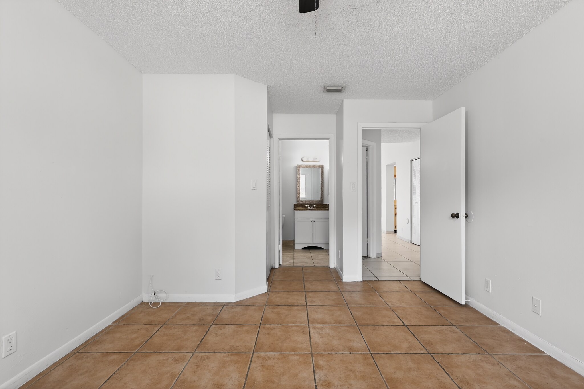Building Photo - 13856 SW 93rd Ln