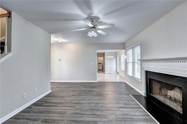 Building Photo - 3460 Maple Terrace Dr