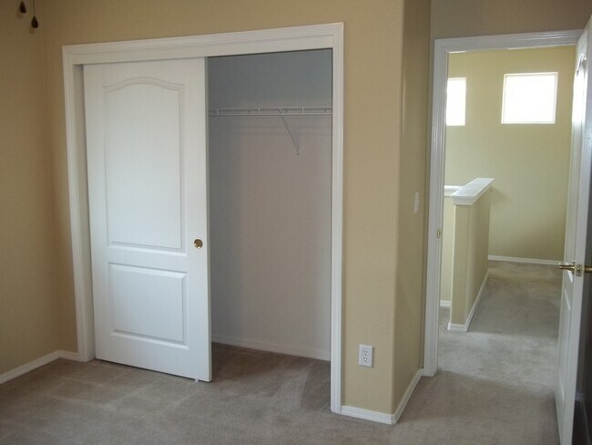 Building Photo - 2-Story home located in the gated communit...