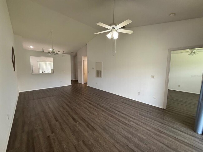 Building Photo - 13348 Fairway Glen Dr
