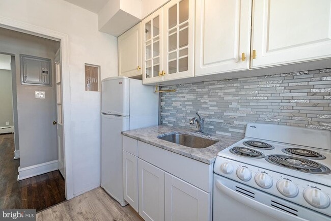 Building Photo - 749 Yorkway Pl