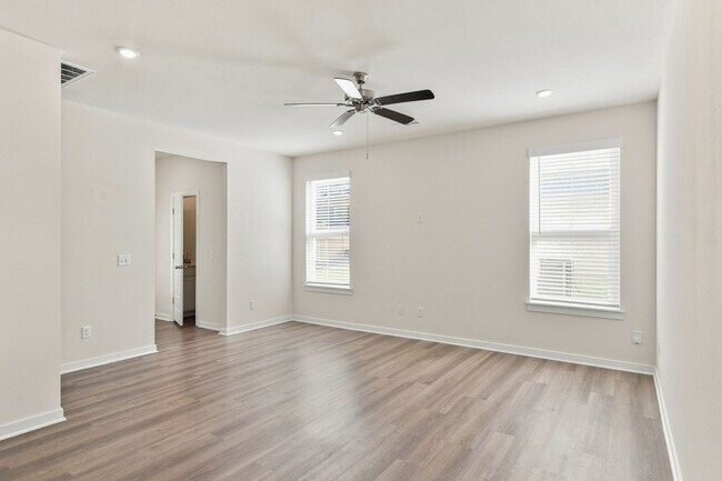 Building Photo - 4802 W Planetree St