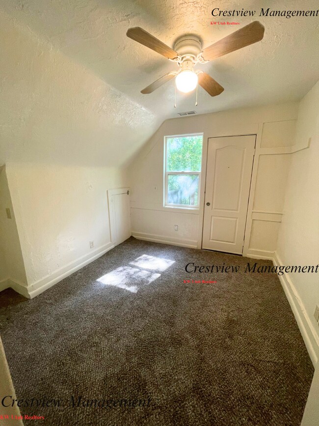 Building Photo - Liberty - Bell Duplex
