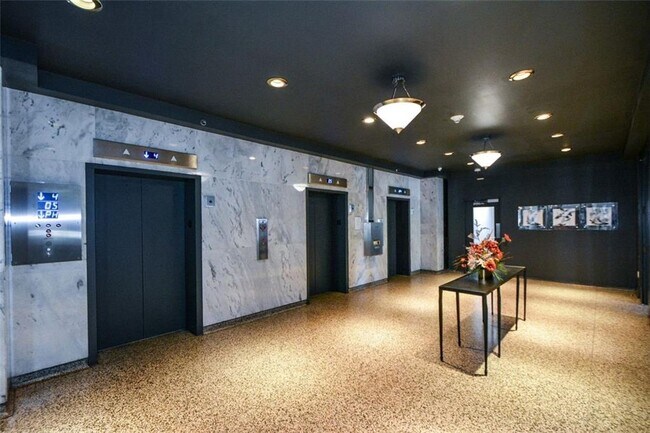 Building Photo - 620 Peachtree St NE