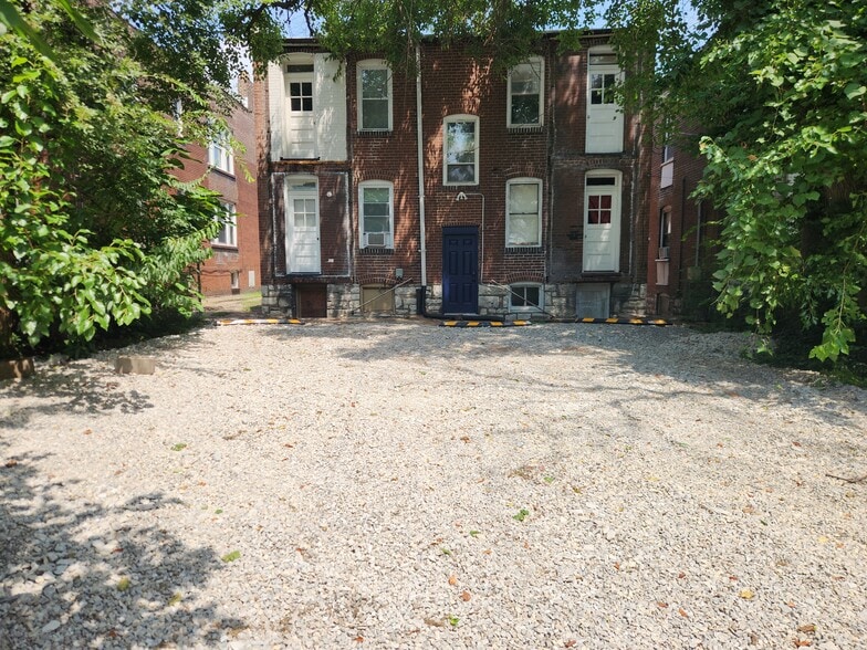 Private Parking Lot! - 3720 Winnebago St