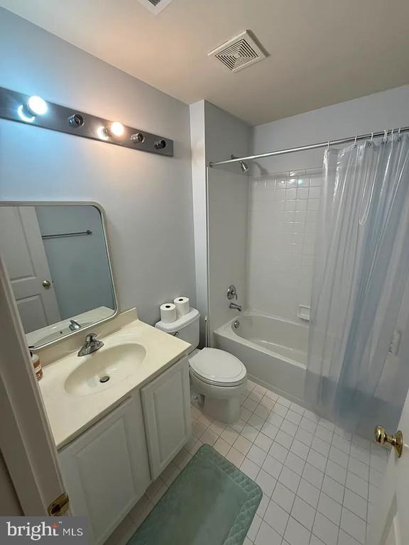 Building Photo - 23326 Higbee Ln