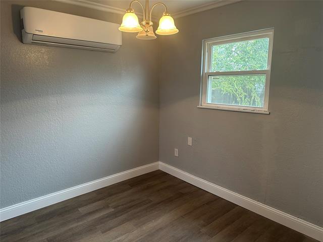 Building Photo - 2058 Collins Ave