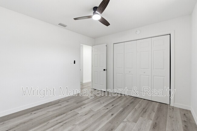 Building Photo - 3029 Corona Dr
