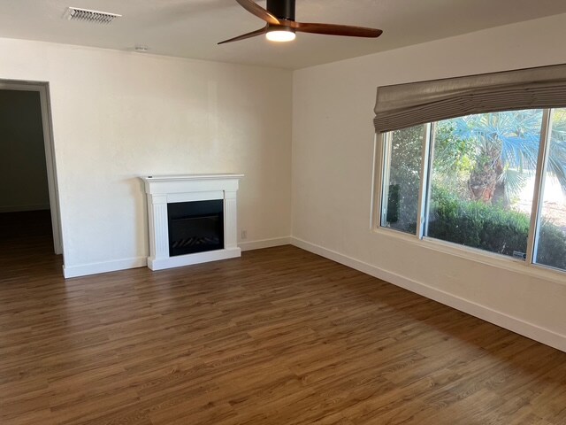 Building Photo - 402 E Las Palmaritas Dr