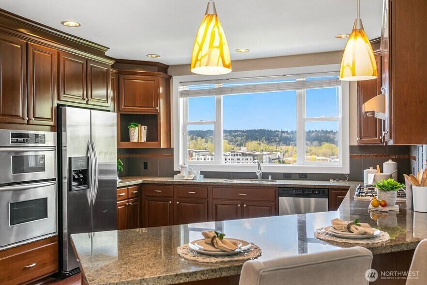 Primary Photo - 8850 Redmond Woodinville Rd NE