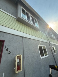 Building Photo - 165 Palm Ave