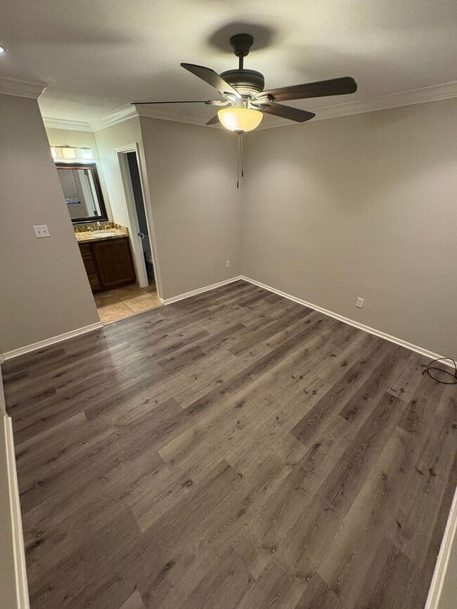 Building Photo - READY TO VIEW NOW!-HALF OFF FIRST MONTH RE...