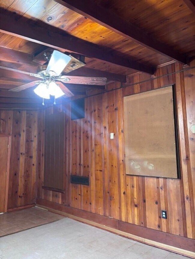 Building Photo - 2707 W Craig