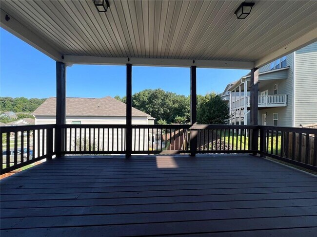 Building Photo - 370 Broadmoor Dr