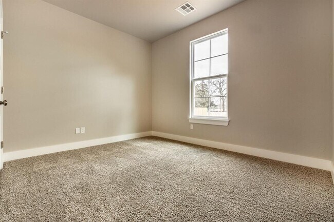 Building Photo - 2541 Fallview Dr