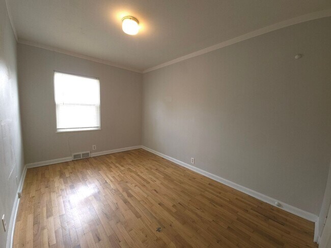 Building Photo - 896 18th St