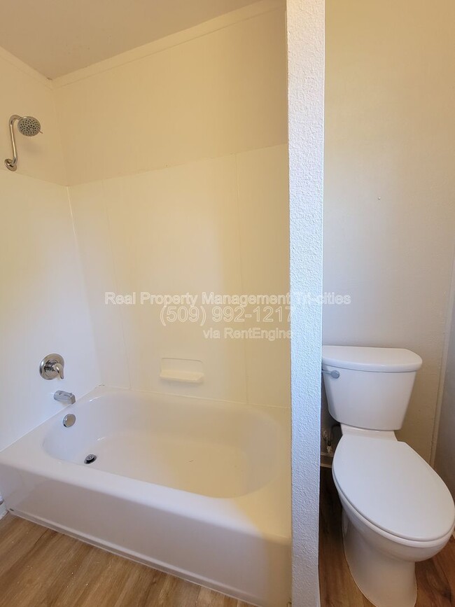 Building Photo - 1005 Torbett St