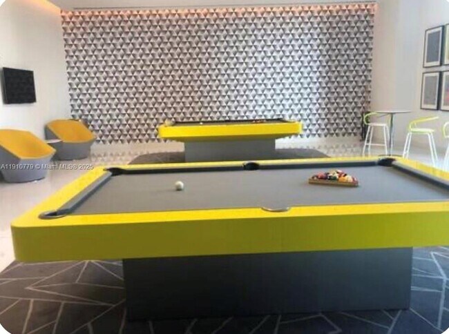 Building Photo - 501 NE 31st St