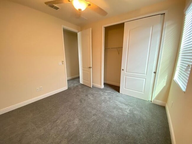 Building Photo - 3/2.5 Eagle Creek Townhome