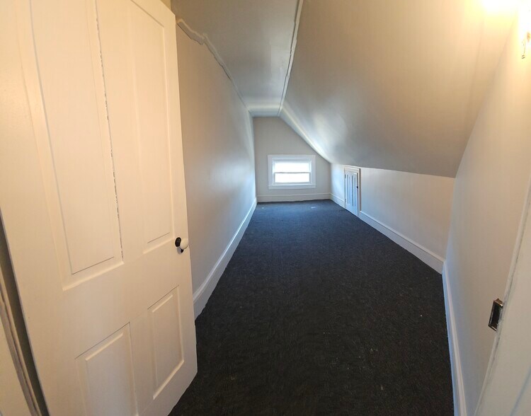 Building Photo - 820 N 4th St