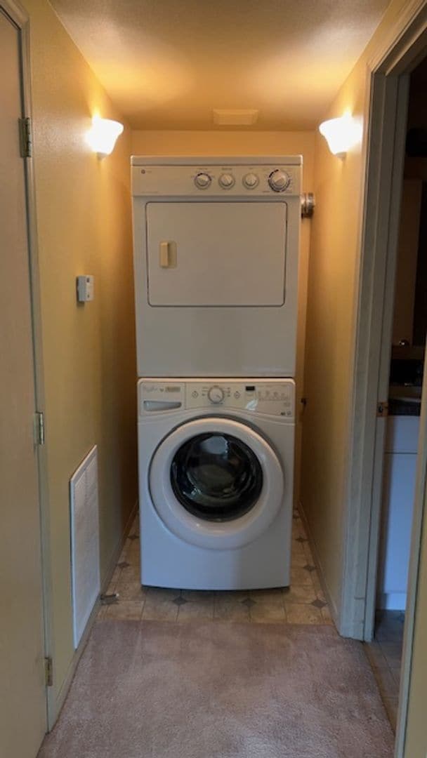 Building Photo - Beautiful 2 Bed 1 Bath MIL Unit near Cedar Grove, Issaquah