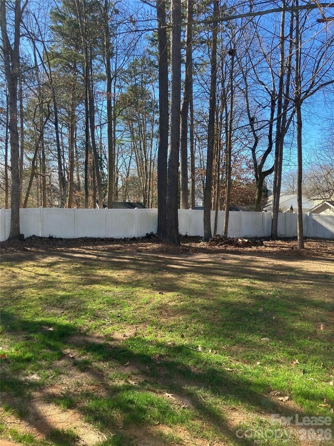 Building Photo - 19113 Kanawha Dr