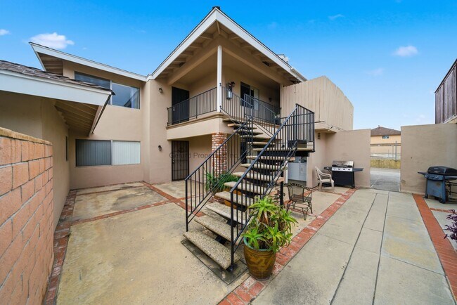 Building Photo - 7280 Corsican Dr